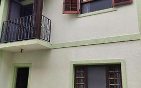 Casa em condomínio a 150 m da praia